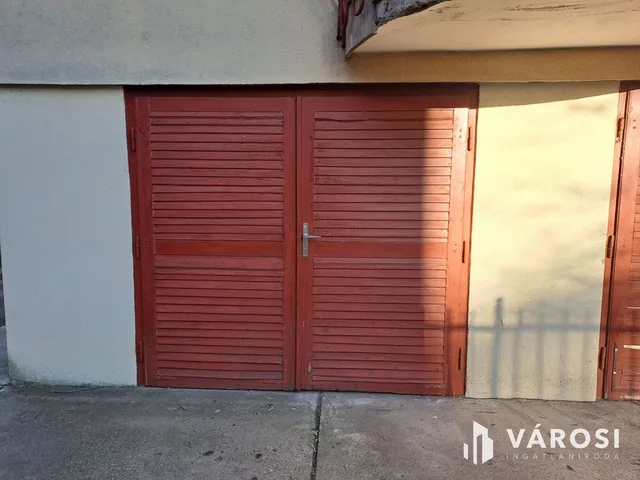 Eladó garázs Debrecen, Nagyerdő 15 nm