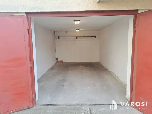 Eladó garázs Debrecen, Nagyerdő 15 nm