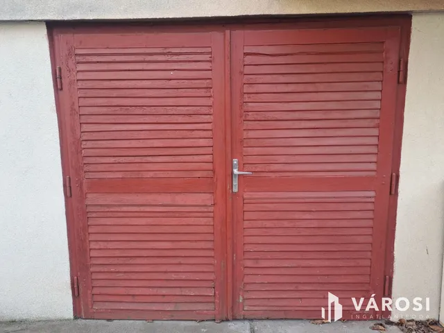 Eladó garázs Debrecen, Nagyerdő 15 nm