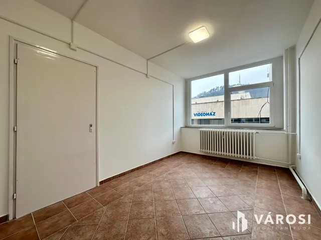 Kiadó kereskedelmi és ipari ingatlan Salgótarján 14 nm