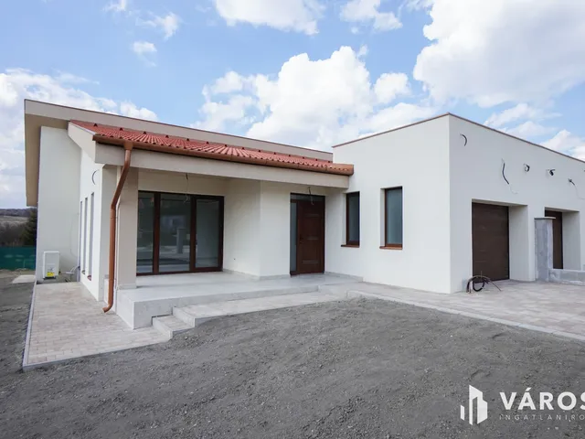 Eladó ház Tinnye 145 nm