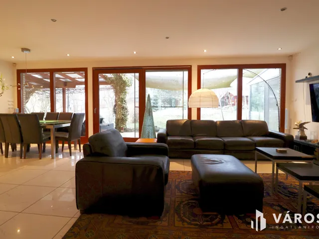 Kiadó ház Hódmezővásárhely 238 nm