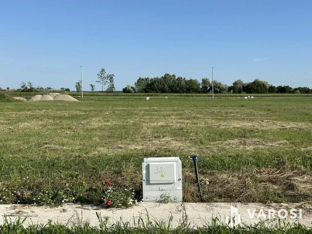 Eladó telek Deszk 827 nm