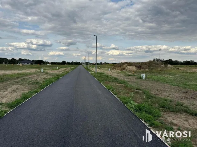 Eladó telek Deszk 827 nm
