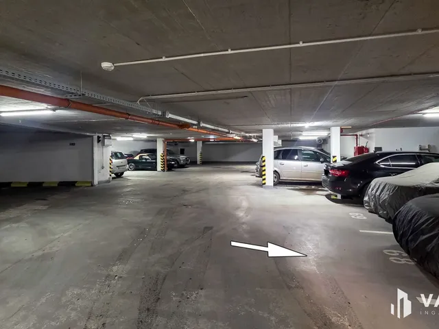 Eladó garázs Budapest XIII. kerület, Lőportárdűlő 11 nm