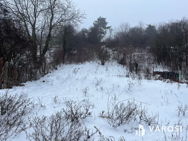 Eladó telek Budapest III. kerület 593 nm