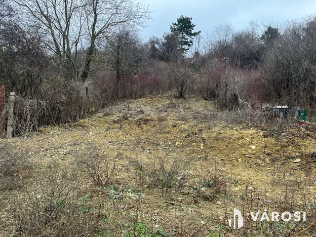 Eladó telek Budapest III. kerület 593 nm