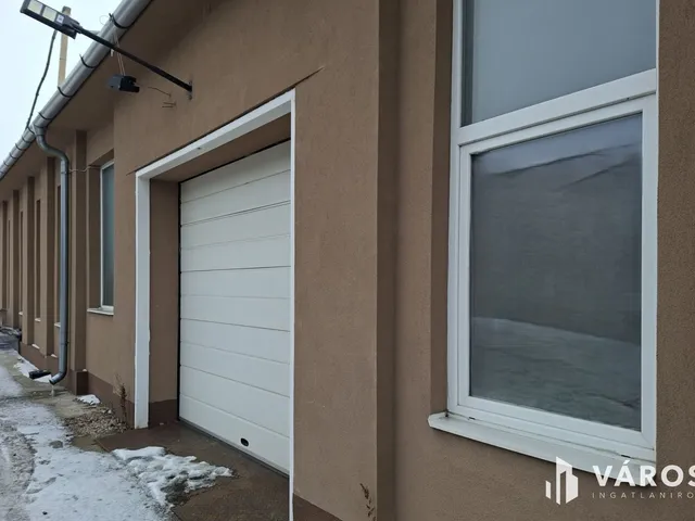 Eladó kereskedelmi és ipari ingatlan Várpalota 245 nm