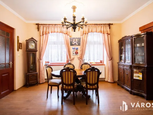 Eladó ház Békéscsaba, Belváros 195 nm