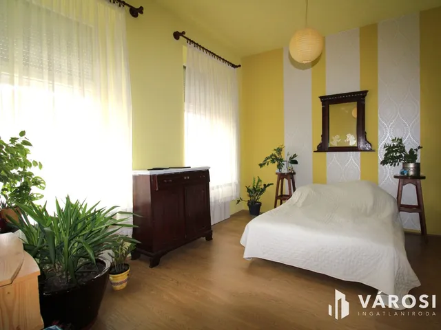 Eladó lakás Enying 74 nm