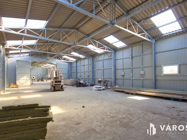 Eladó kereskedelmi és ipari ingatlan Békéscsaba 432 nm