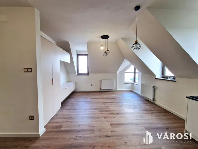 Eladó kereskedelmi és ipari ingatlan Békéscsaba 279 nm