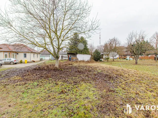 Eladó telek Szeged, Újszeged 2340 nm