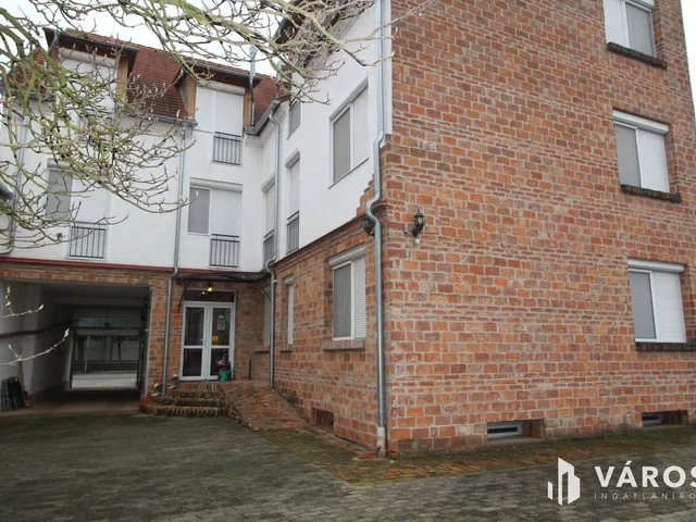 Eladó kereskedelmi és ipari ingatlan Sárvár 1000 nm