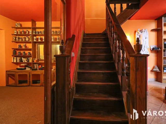 Eladó ház Szentes 350 nm