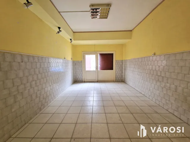 Eladó kereskedelmi és ipari ingatlan Békéscsaba, Belváros 47 nm