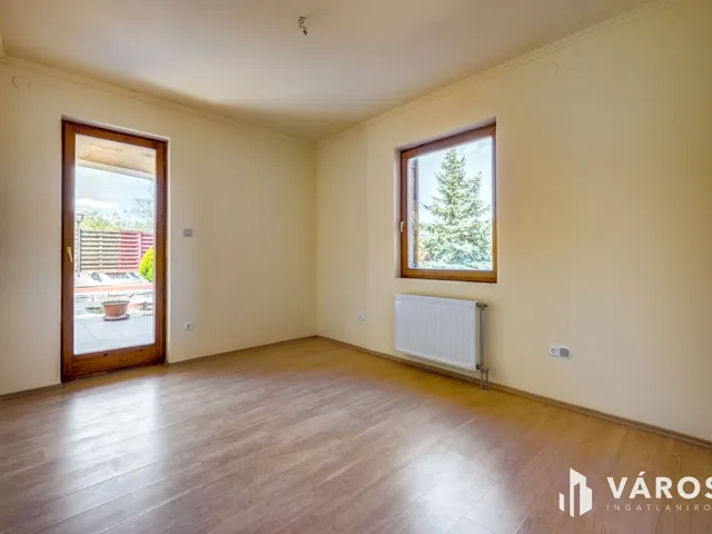 Eladó ház Kőröshegy 195 nm