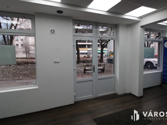 Eladó kereskedelmi és ipari ingatlan Békéscsaba, Belváros 68 nm