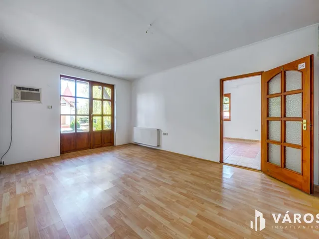 Eladó ház Kőröshegy 300 nm