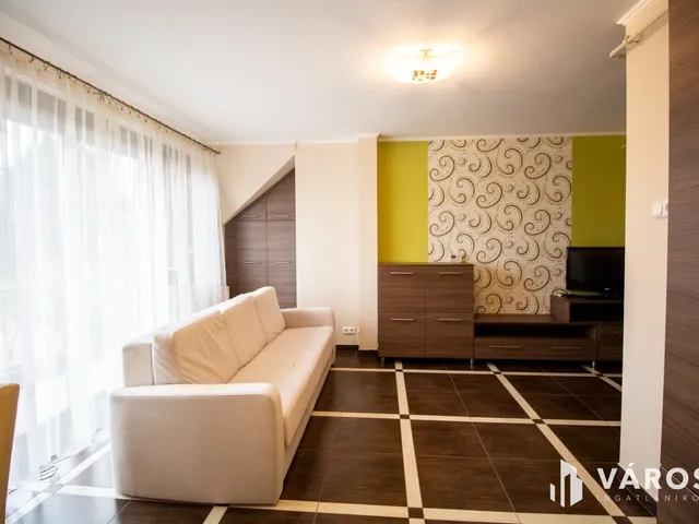 Eladó lakás Gyula, Újváros 69 nm