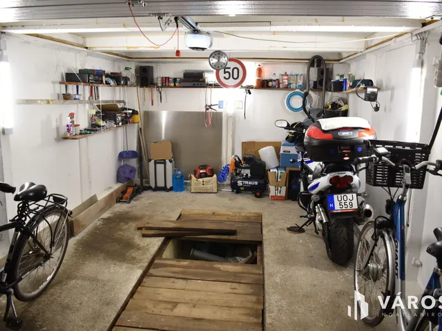 Eladó garázs Gyula, Törökzug 18 nm