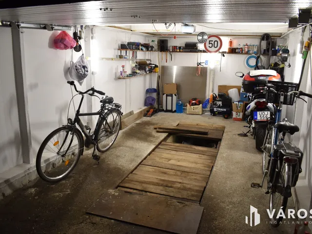 Eladó garázs Gyula, Törökzug 18 nm
