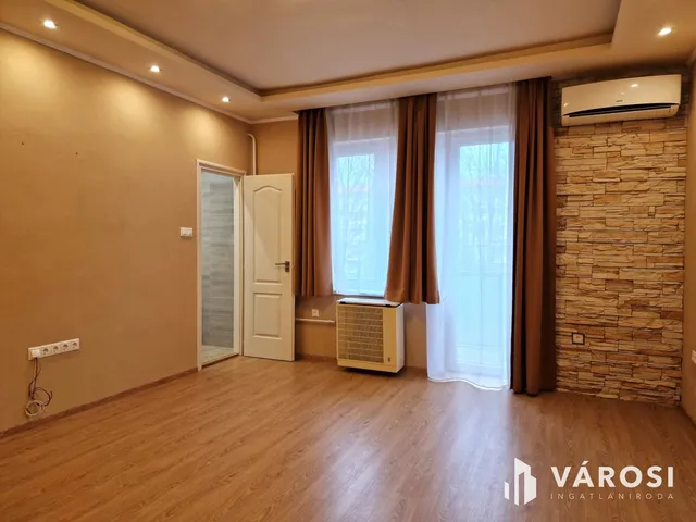 Eladó lakás Békéscsaba, Penza-lakótelep 38 nm