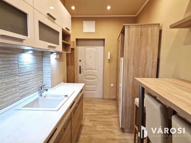 Eladó lakás Békéscsaba, Penza-lakótelep 38 nm