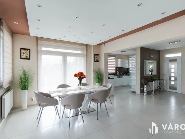 Eladó ház Csobánka 240 nm