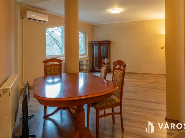 Eladó kereskedelmi és ipari ingatlan Orosháza 75 nm