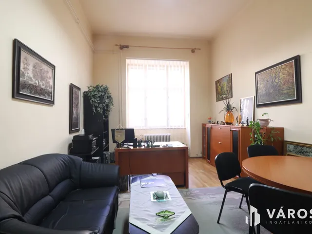 Kiadó kereskedelmi és ipari ingatlan Szeged 32 nm