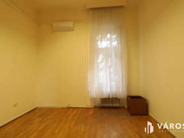 Kiadó kereskedelmi és ipari ingatlan Szeged 25 nm