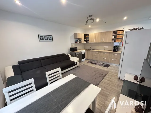Eladó ház Hajdúsámson, Városközpont 98 nm