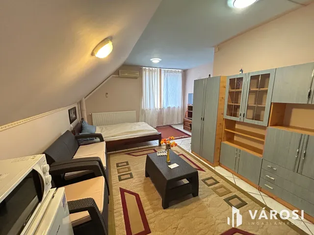 Eladó kereskedelmi és ipari ingatlan Debrecen 99 nm