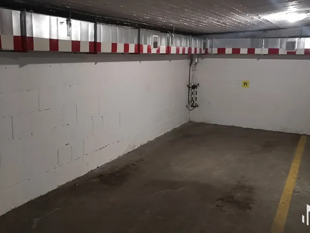 Eladó garázs Debrecen, Belváros 14 nm