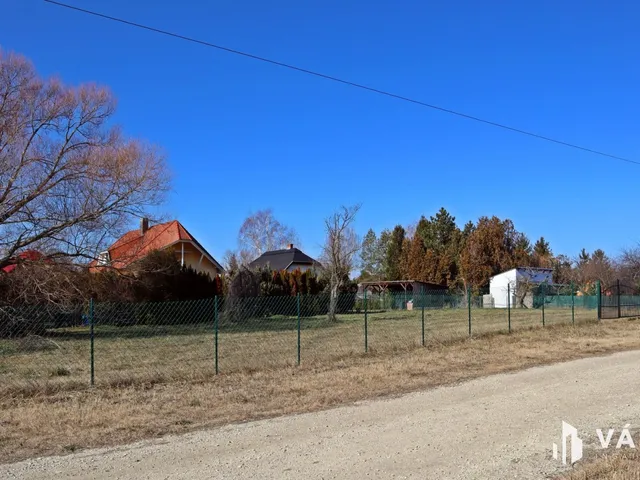 Eladó telek Balatonkeresztúr 662 nm
