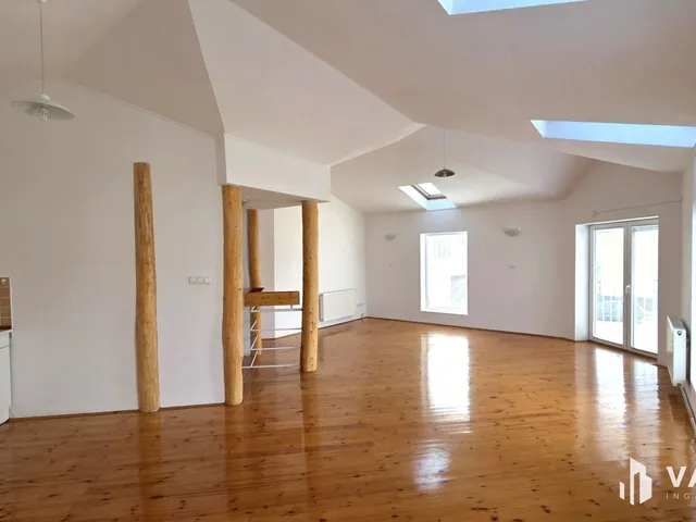 Eladó kereskedelmi és ipari ingatlan Debrecen 650 nm