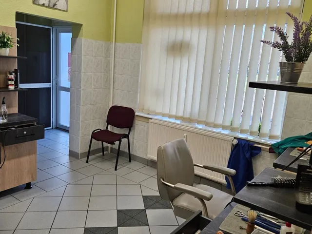 Eladó kereskedelmi és ipari ingatlan Debrecen, Újkert 46 nm