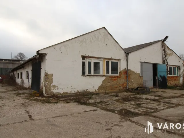 Kiadó kereskedelmi és ipari ingatlan Dorog 880 nm