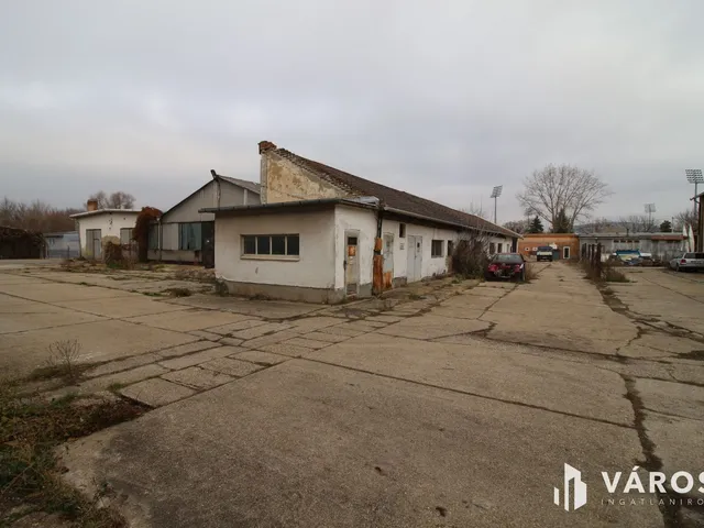 Kiadó kereskedelmi és ipari ingatlan Dorog 880 nm
