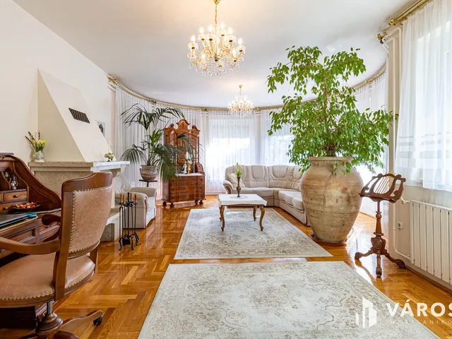 Eladó ház Tura 216 nm