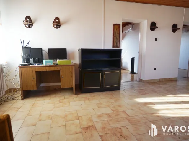 Eladó ház Gyál 270 nm