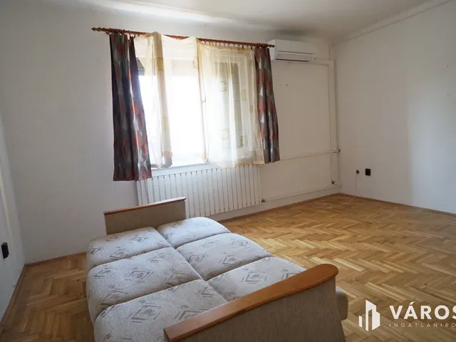 Eladó ház Gyál 270 nm