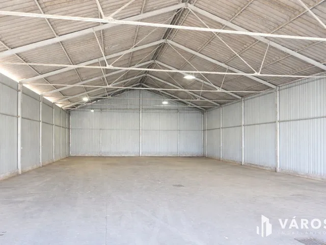 Eladó kereskedelmi és ipari ingatlan Békéscsaba 460 nm