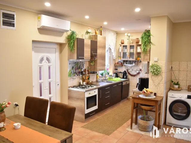 Eladó ház Gyula, Nagyrománváros 83 nm