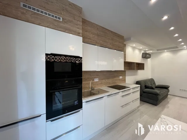 Kiadó lakás Debrecen, Belváros 95 nm