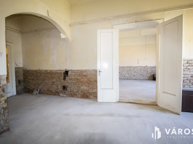 Eladó kereskedelmi és ipari ingatlan Orosháza 170 nm