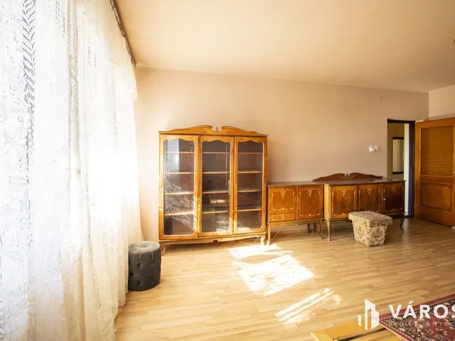 Eladó ház Orosháza 330 nm