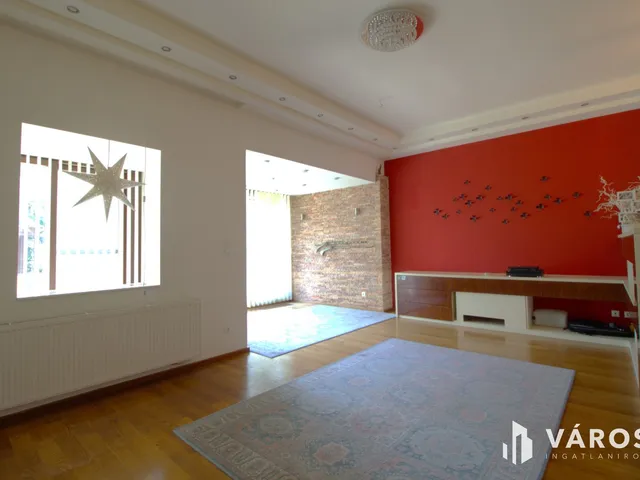 Eladó ház Budapest XVII. kerület, Madárdomb 204 nm