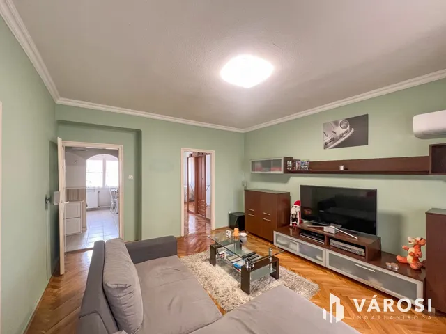 Eladó lakás Békéscsaba, Áchim András-lakótelep 54 nm